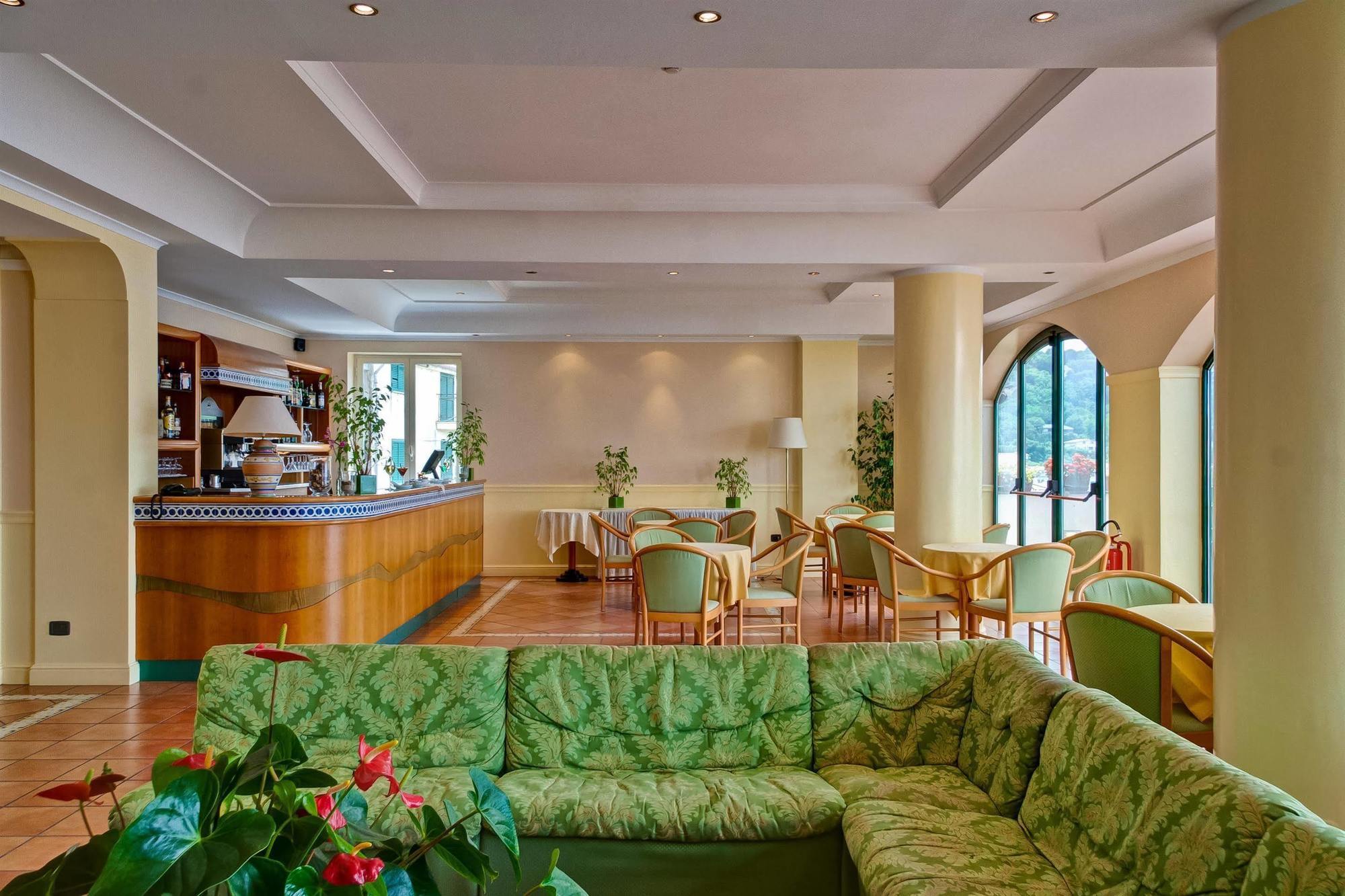 Hotel Western La Conchiglia 4*