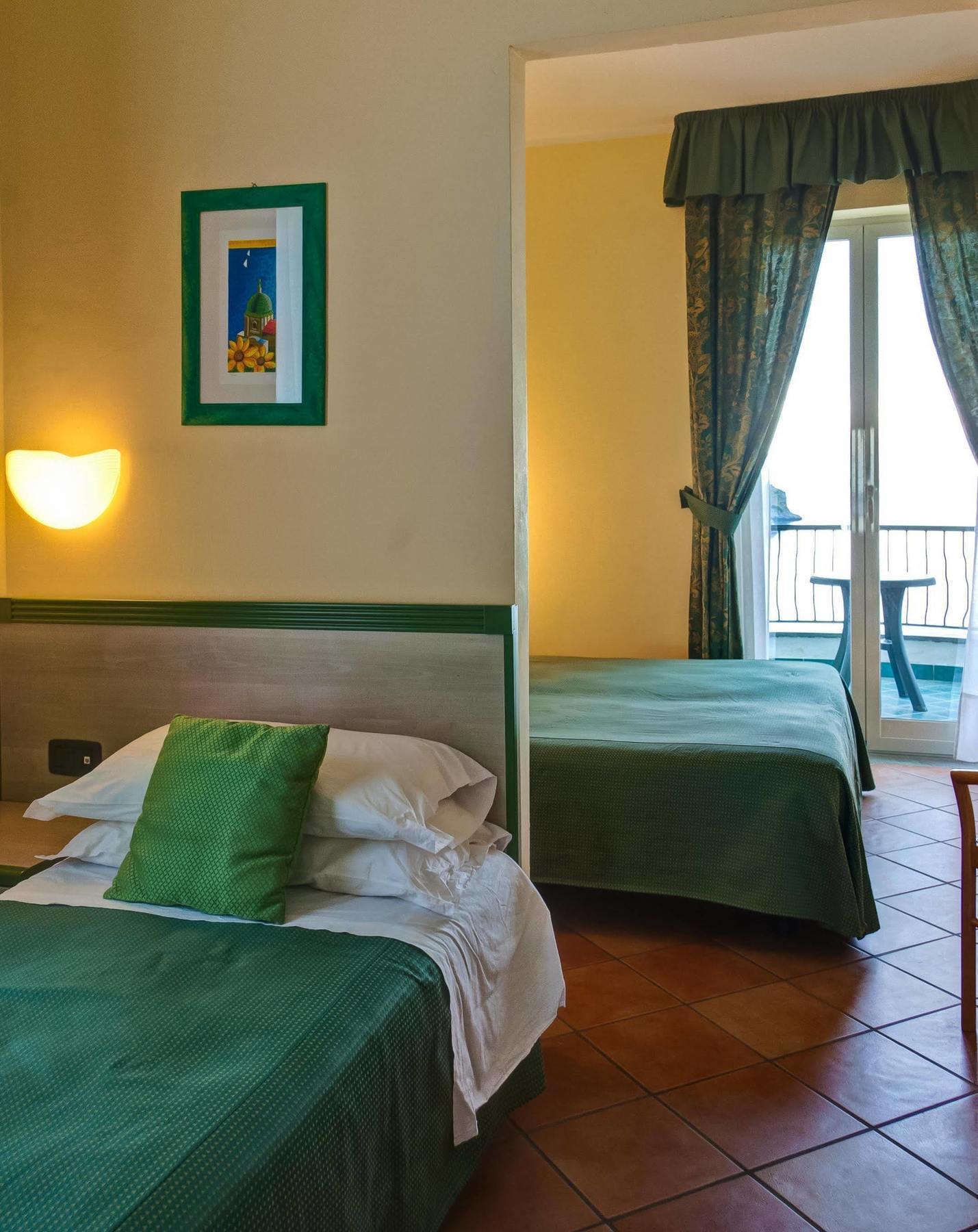 Western La Conchiglia 4*